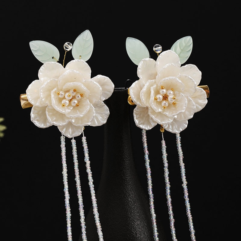 White Flower Leaf Pearls Long Tassel Hairpin Clips