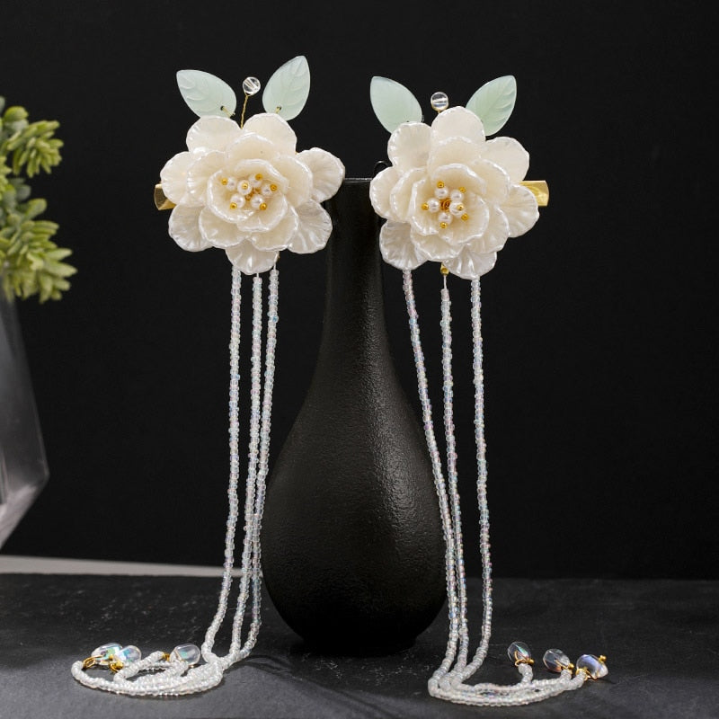 White Flower Leaf Pearls Long Tassel Hairpin Clips