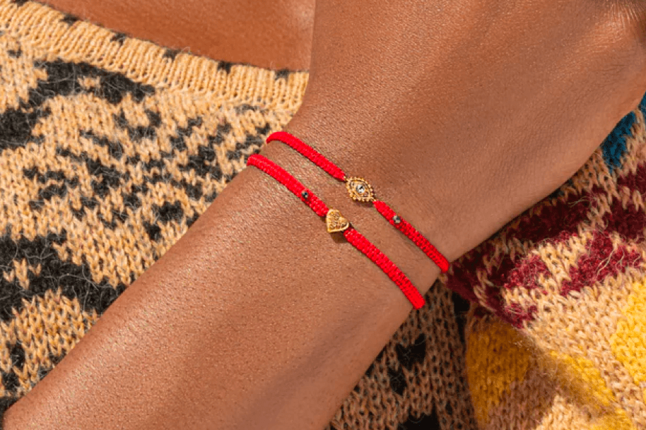red string bracelet meaning