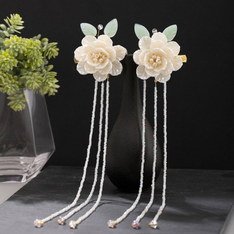 White Flower Leaf Pearls Long Tassel Hairpin Clips